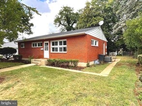 Building Photo - 1030 Collwood Rd