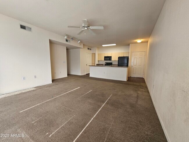 Building Photo - 18416 N Cave Creek Rd