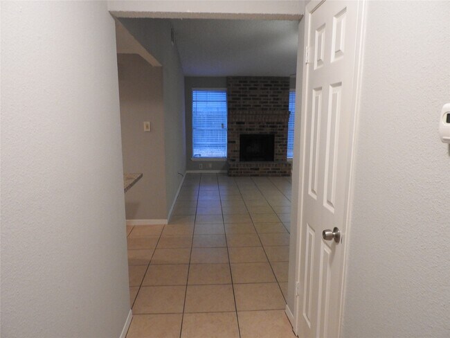 Foto del edificio - 14403 Cypress View Dr