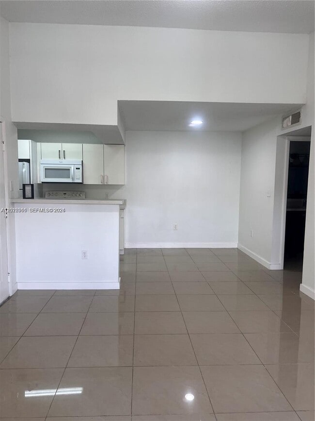 Building Photo - 10441 SW 156th Ct