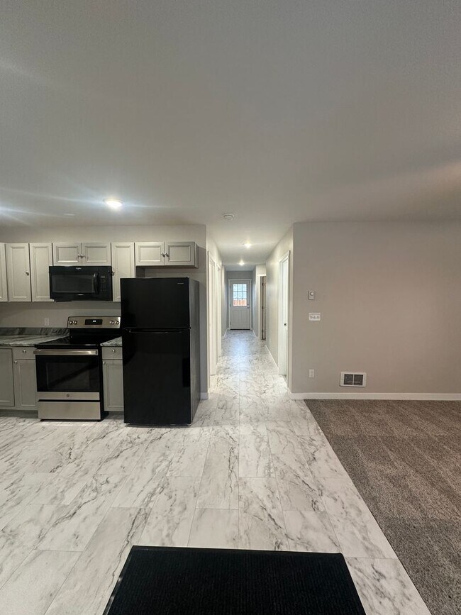 Foto del edificio - Brand New & Adorable 2 Bedroom, 2 Bathroom Unit in Saint Anthony!