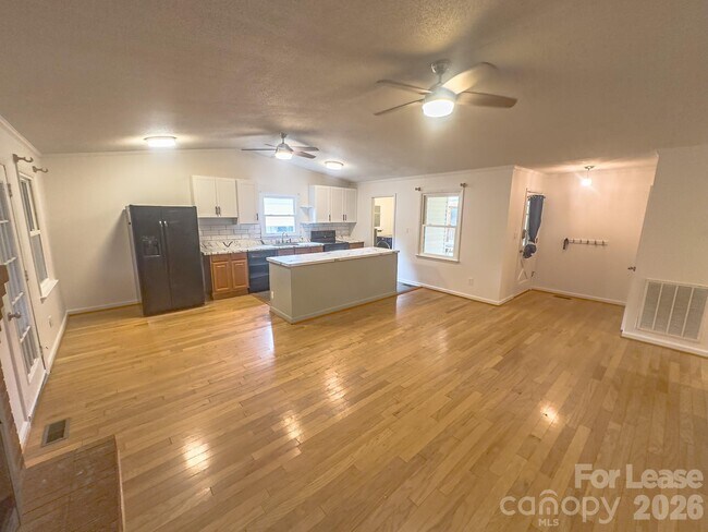 Building Photo - 115 Setter Ct