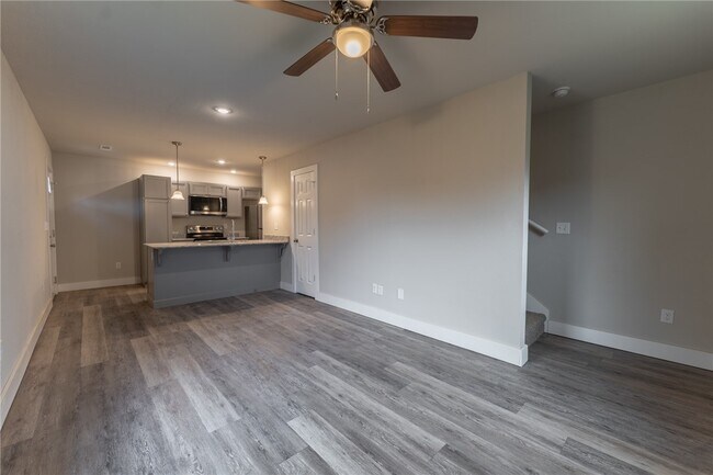 Foto del edificio - 1366 N Porter Rd