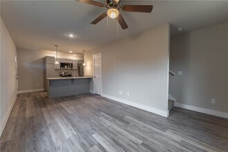 Building Photo - 1366 N Porter Rd