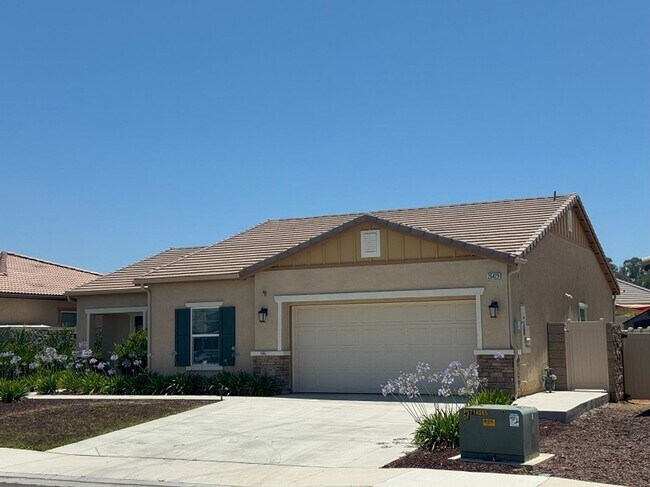 Building Photo - Beautiful Single Story House in New commun...