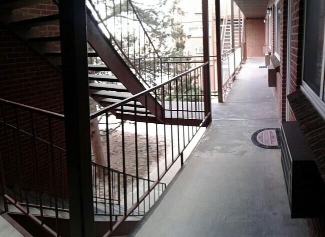 Foto del edificio - 215 Marble St