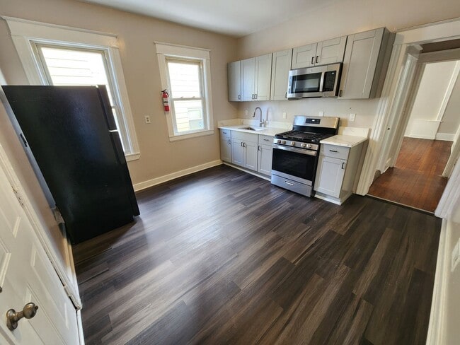 Building Photo - 137 Washington St