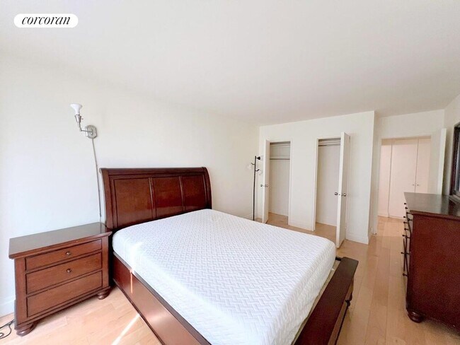 Foto del edificio - 211 E 53rd St