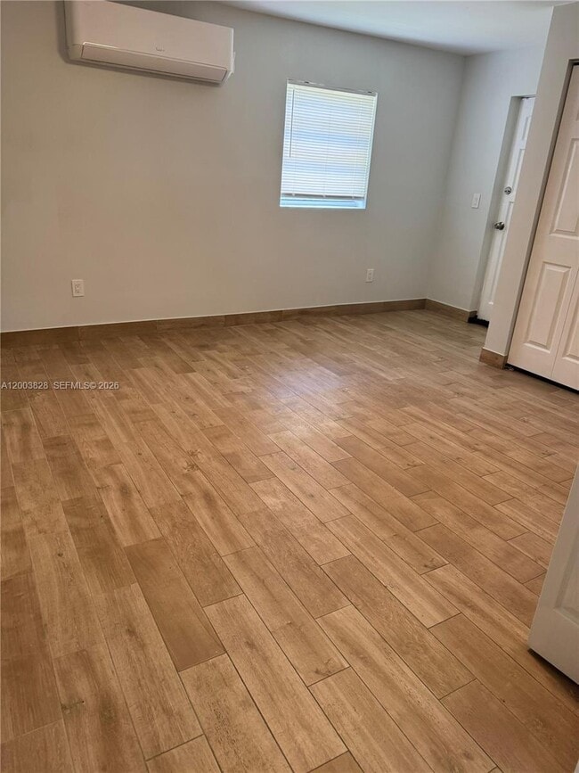 Building Photo - 6116 SW 38th St
