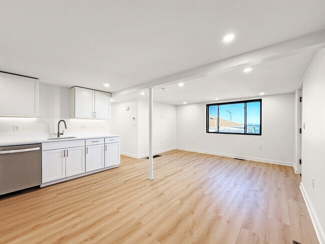 Building Photo - 204 Endicott Ave