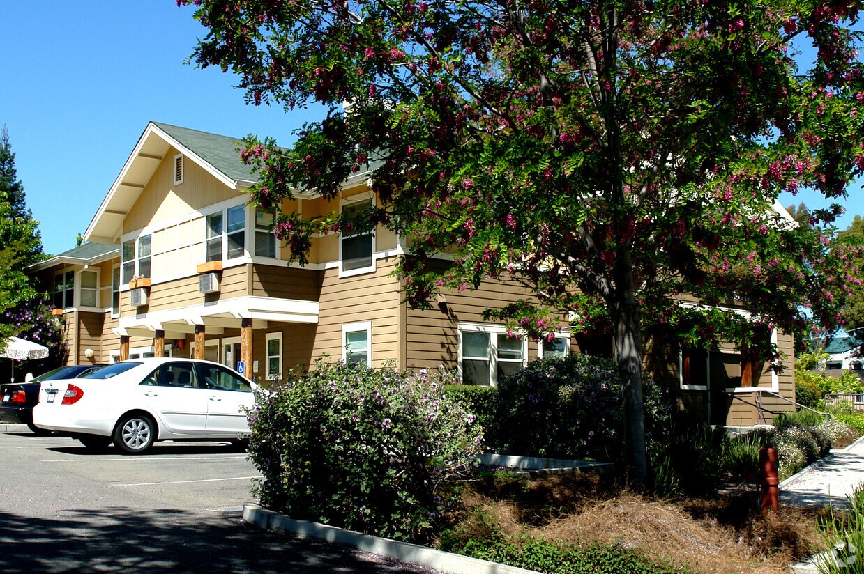 Building Photo - Aspen Court