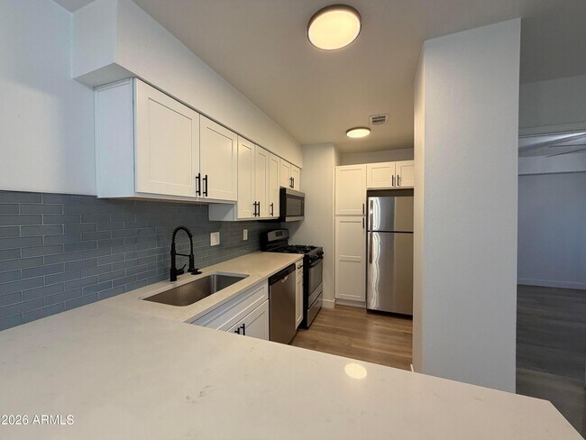 Foto del edificio - 302 E Monte Vista Rd