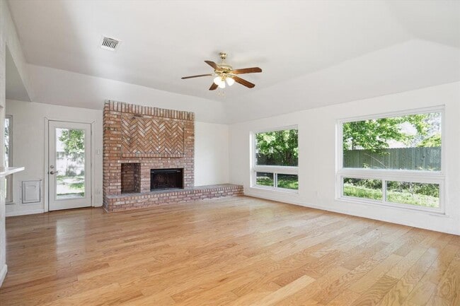 Building Photo - 214 Glen Haven Ct