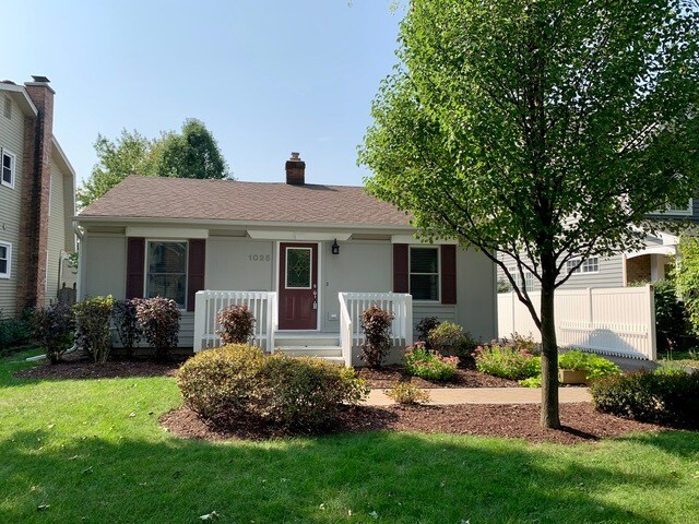 Primary Photo - 1025 N Main St