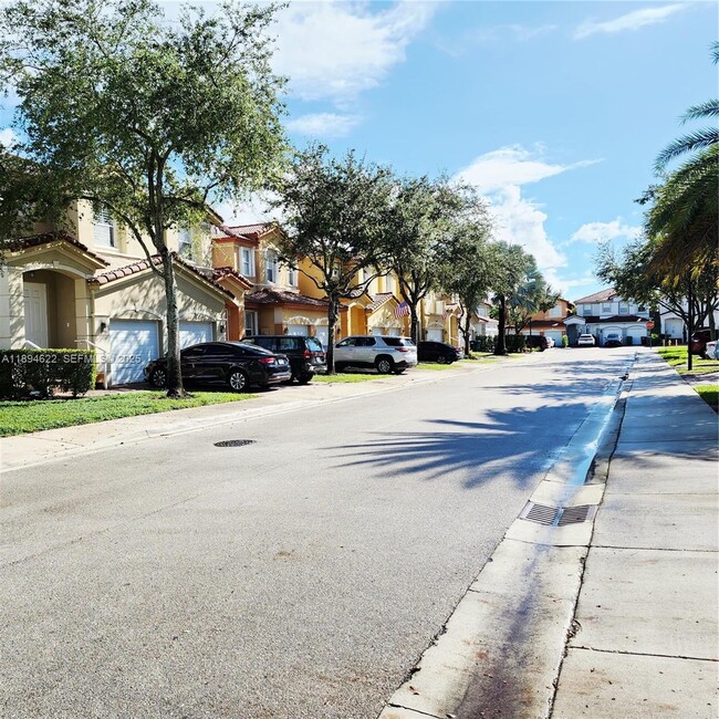 Foto del edificio - 10955 NW 87th Ln