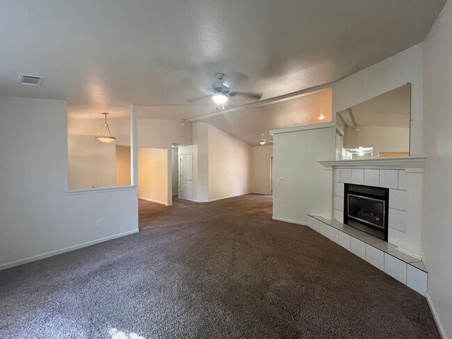 Foto del edificio - 3210 Wandsworth Dr