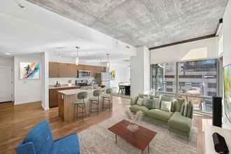 Building Photo - Cadence Union Station