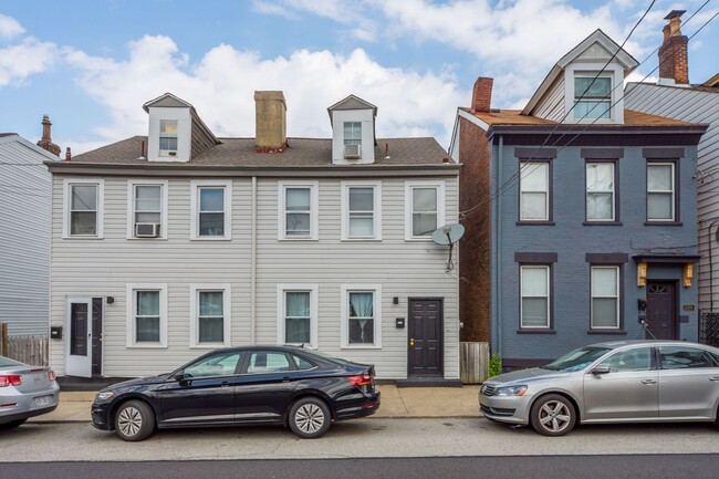 Building Photo - 2015 Jane St
