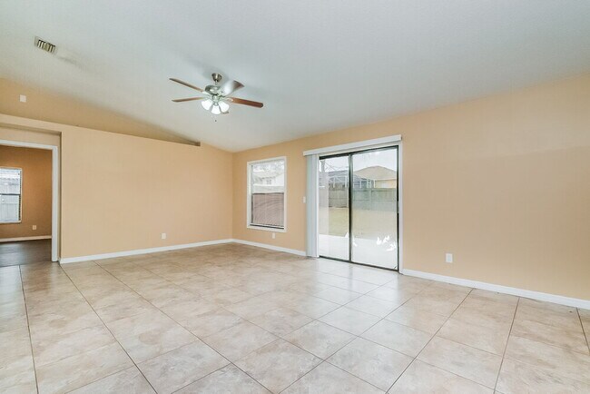 Building Photo - 13348 Linden Dr