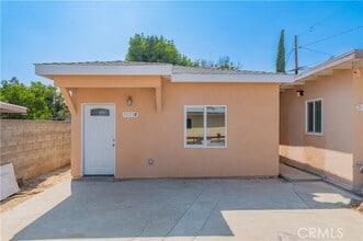Building Photo - 5033 Sultana Ave