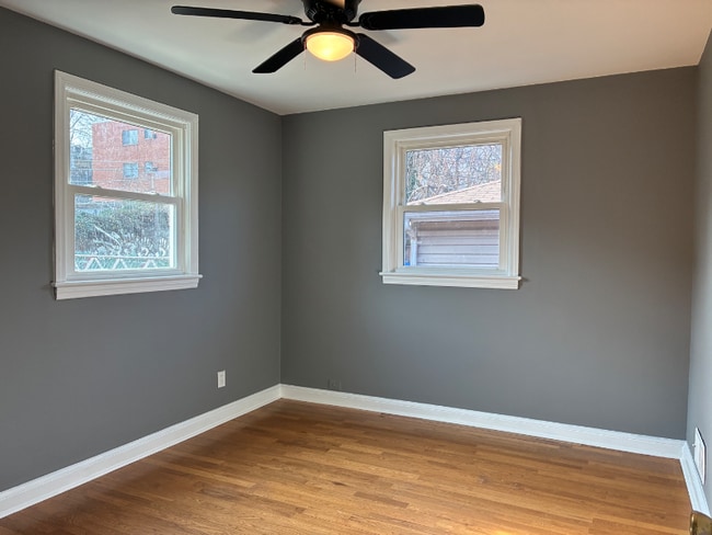 Foto del edificio - 5105 Ayers Pl SE