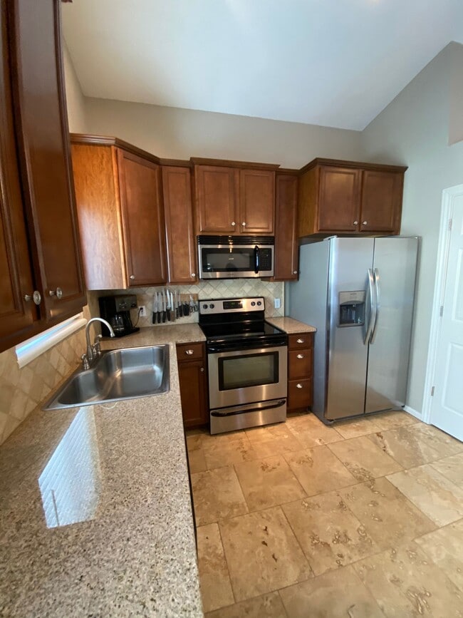 Updated kitchen - 6753 Amherst Ct