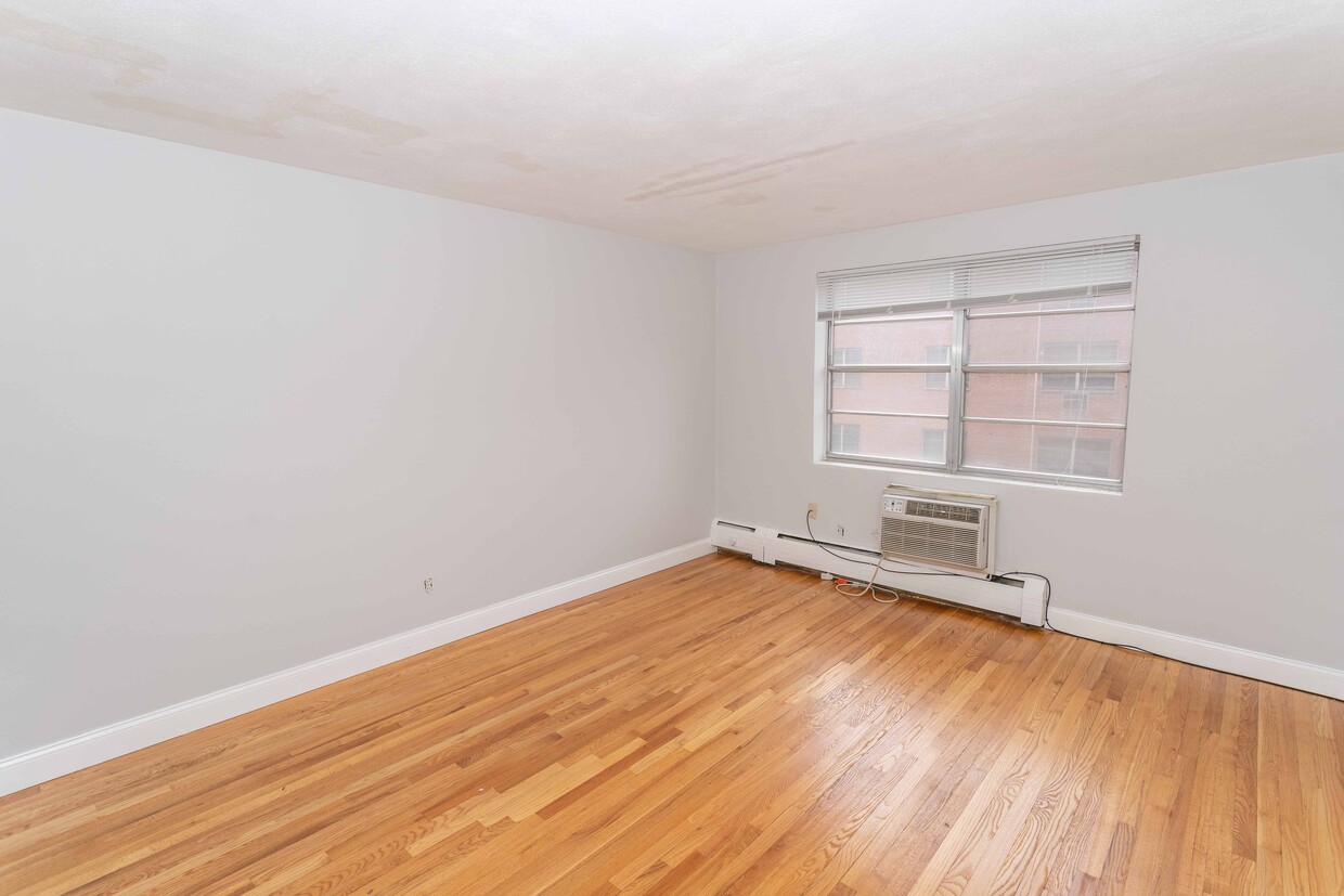 Primary Photo - 378 Park Rd