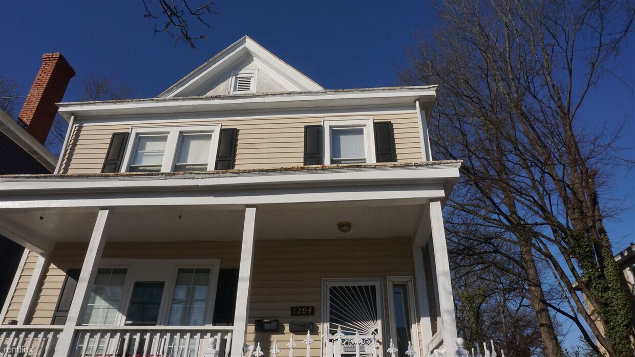 Foto principal - 3 br, 1 bath Duplex - 1204 East Brookland ...