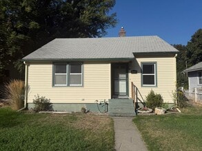 Building Photo - 1208 S Coeur d'Alene St