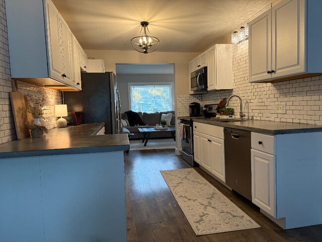 Foto del edificio - 206 Kissane Ave