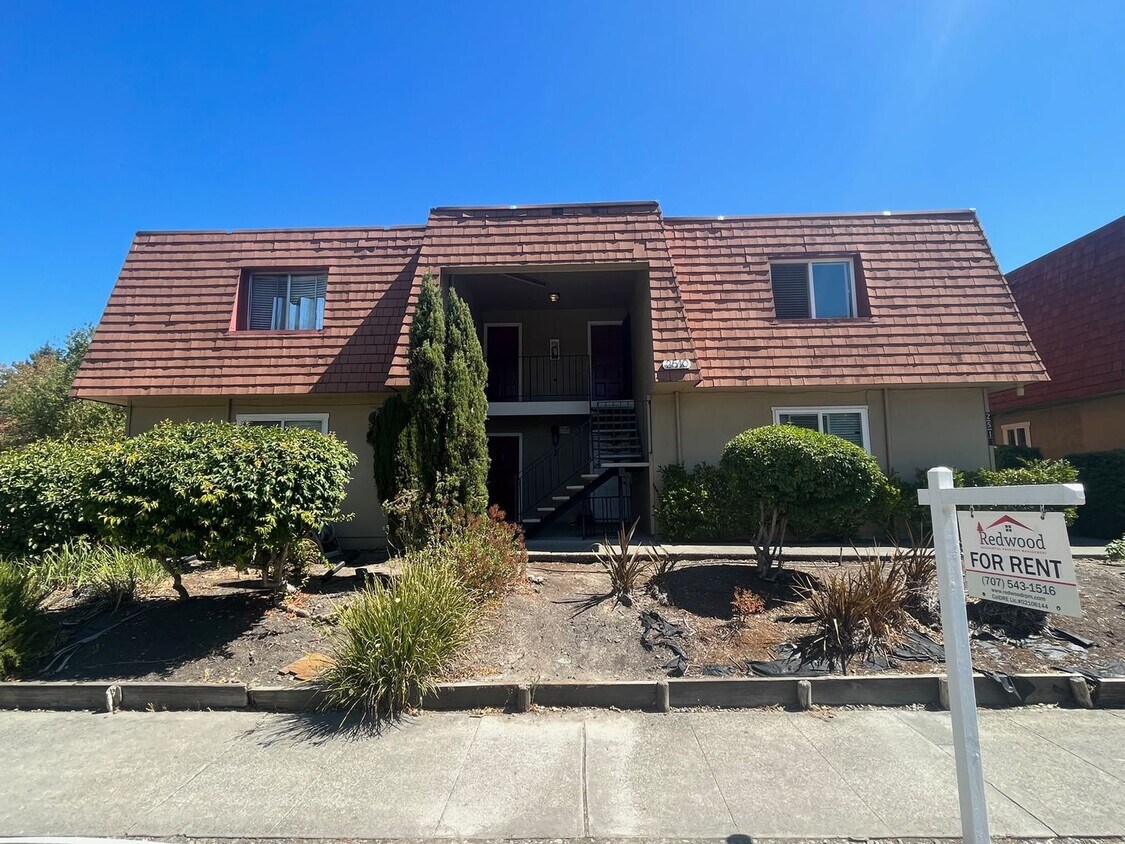 Primary Photo - 2510 Yulupa Ave