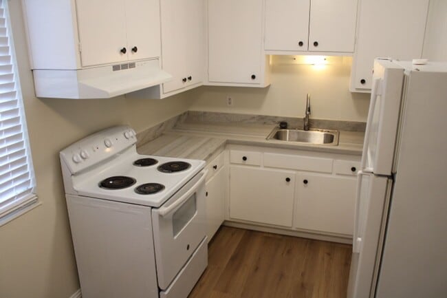 Foto del edificio - 5234 Sacramento Ave