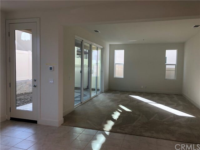 Building Photo - 1360 Vista Viejo Way