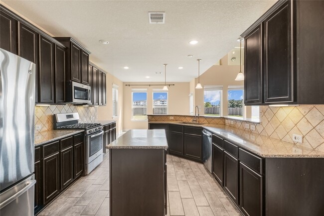 Building Photo - 15231 Flintridge Lake Ln