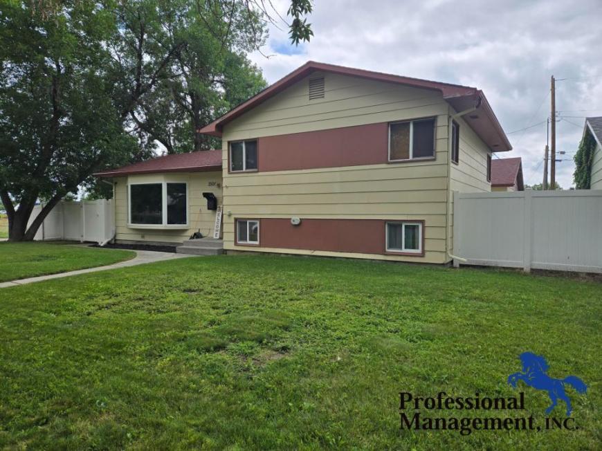 Foto principal - 6 bedroom in Billings MT 59102