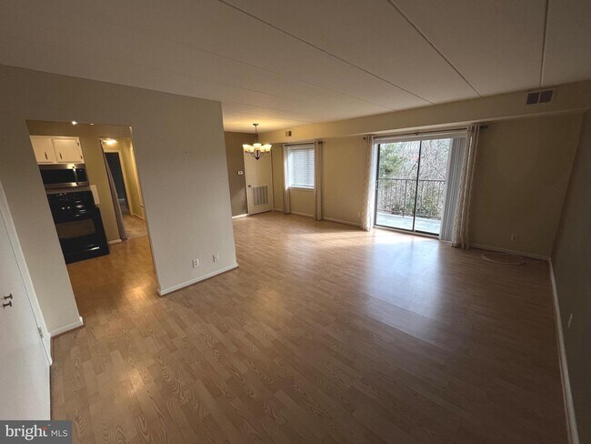 Building Photo - 6250 Edsall Rd