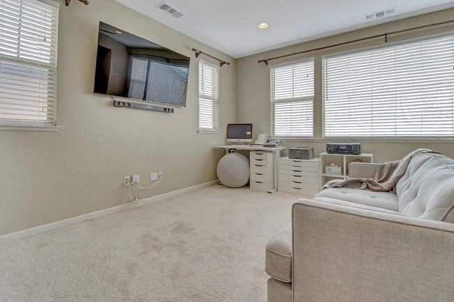 Foto del edificio - 6285 Rocky Point Ct