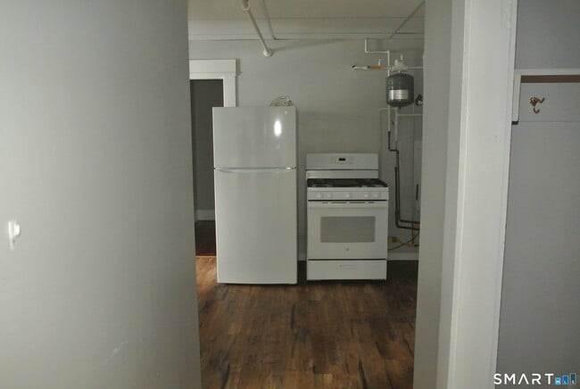 Building Photo - 549 Howe Ave