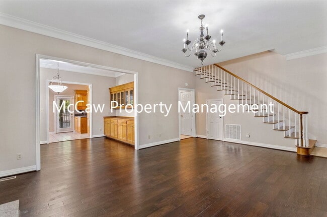 Foto del edificio - 302 W Spring St