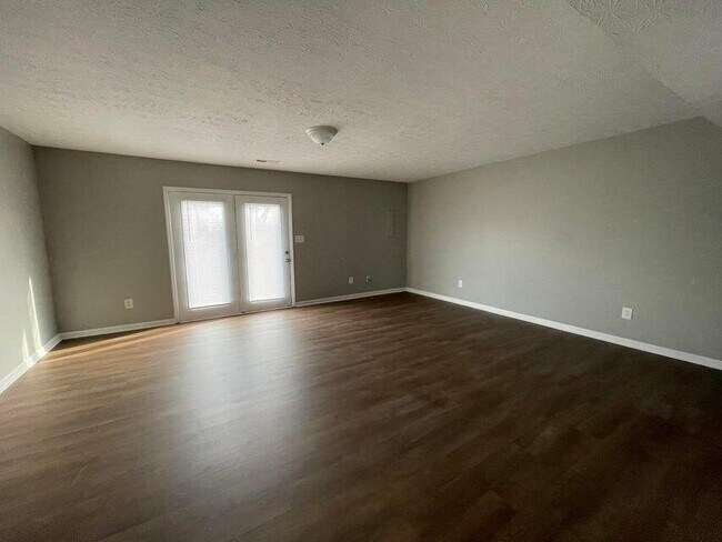Foto del edificio - 205 Tanbark Dr