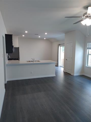 Building Photo - 3928 Oak Creek Circle