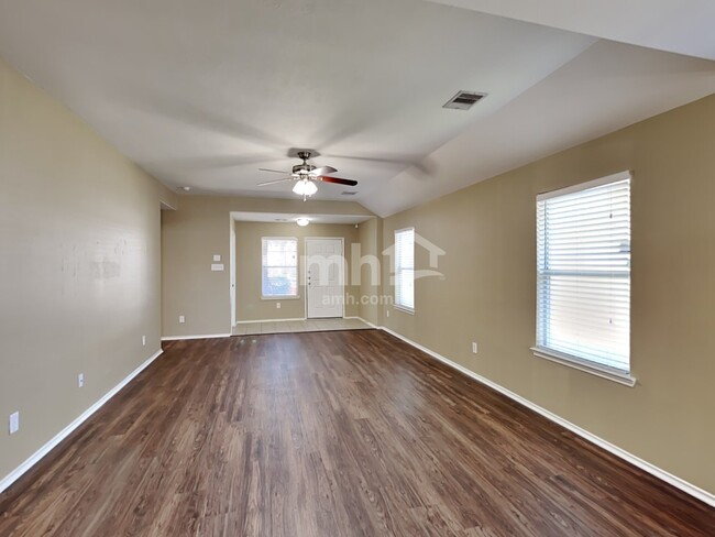 Foto del edificio - 2806 Davenridge Ln