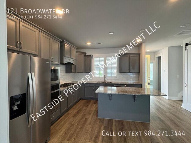 Foto del edificio - 121 Broadwater Dr