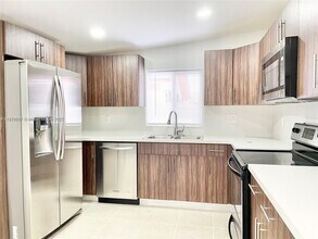 Building Photo - 430 NW 51st Ave