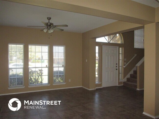 Building Photo - 811 Parkside Dr