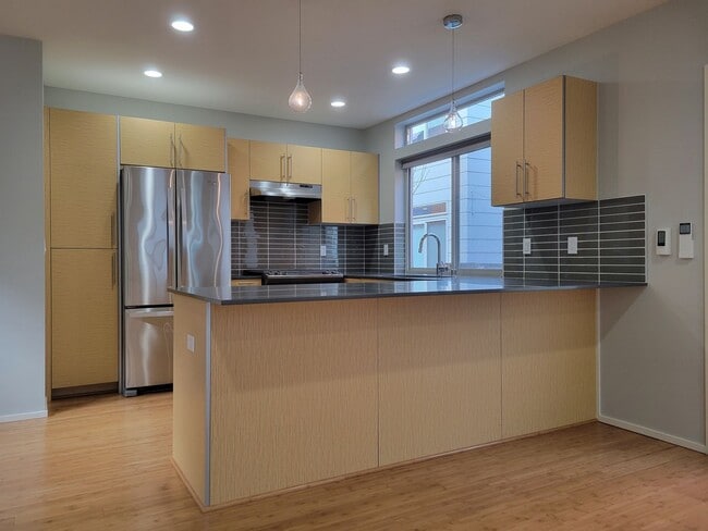 Building Photo - Stylish Detached Home in East Capitol Hill...