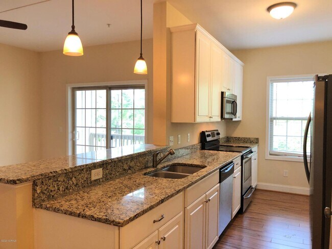 Foto del edificio - 119 Covil Ave