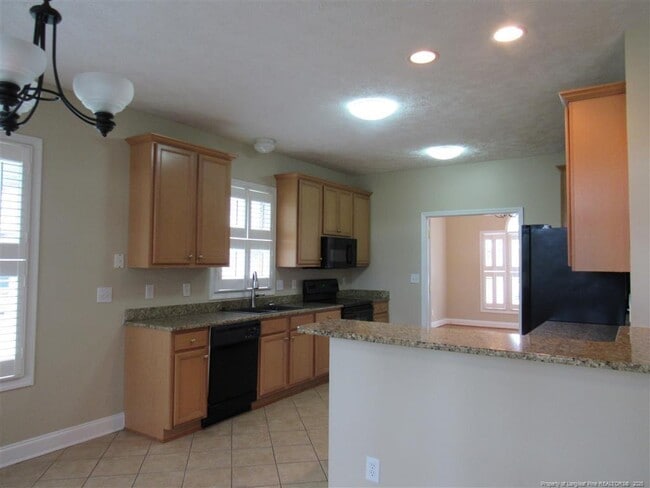Building Photo - 3000 Metthame Dr