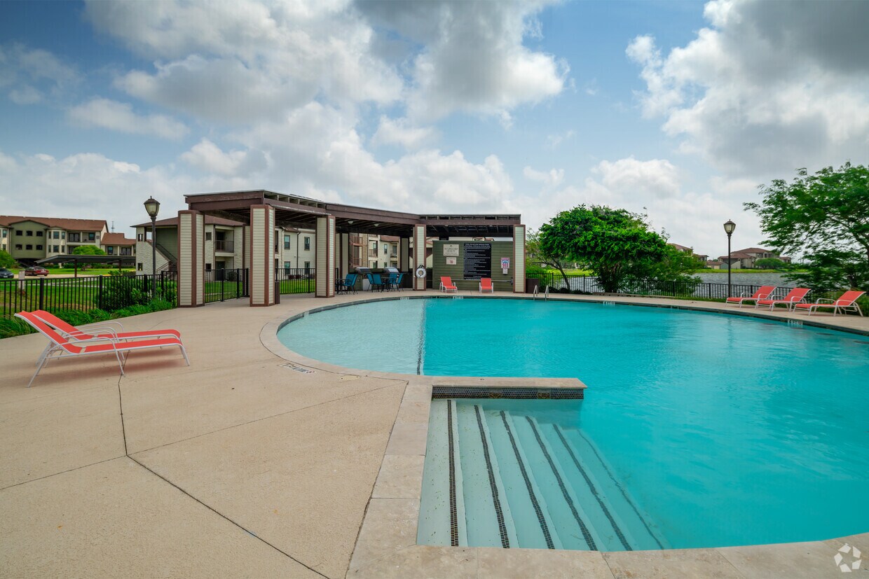 Southlake Ranch Apartment Homes 3310 Rodd Field Rd Corpus Christi, TX