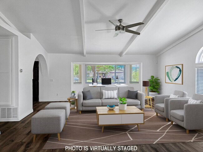 Foto del edificio - 79180 Port Royal Ave